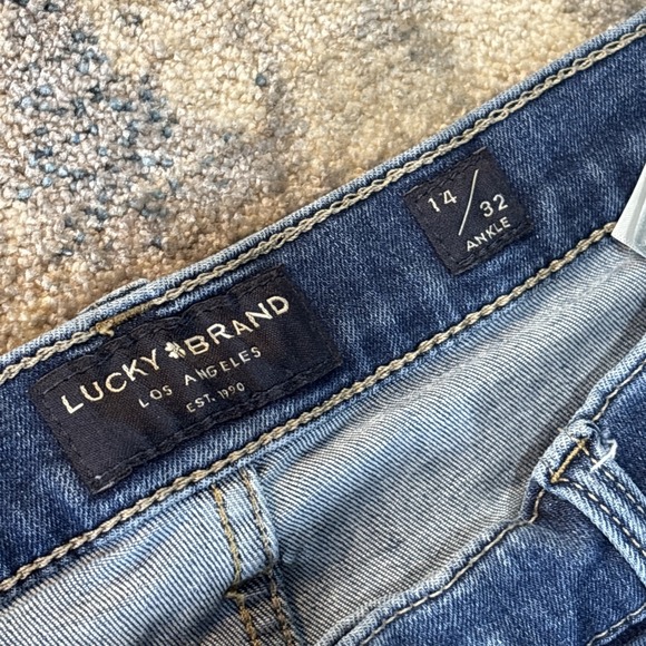 Lucky Brand Women's Ankle Jeans Size 14/32 Blue Stretch Denim Mid Rise - Picture 2 of 8